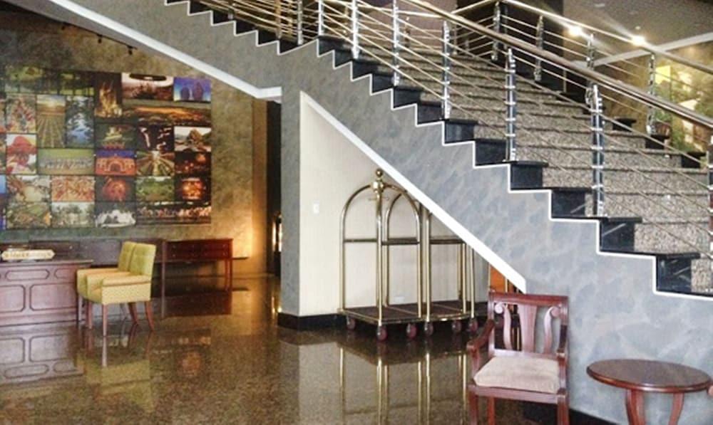 Baguio Crown Legacy Hotel Baguio City Екстериор снимка